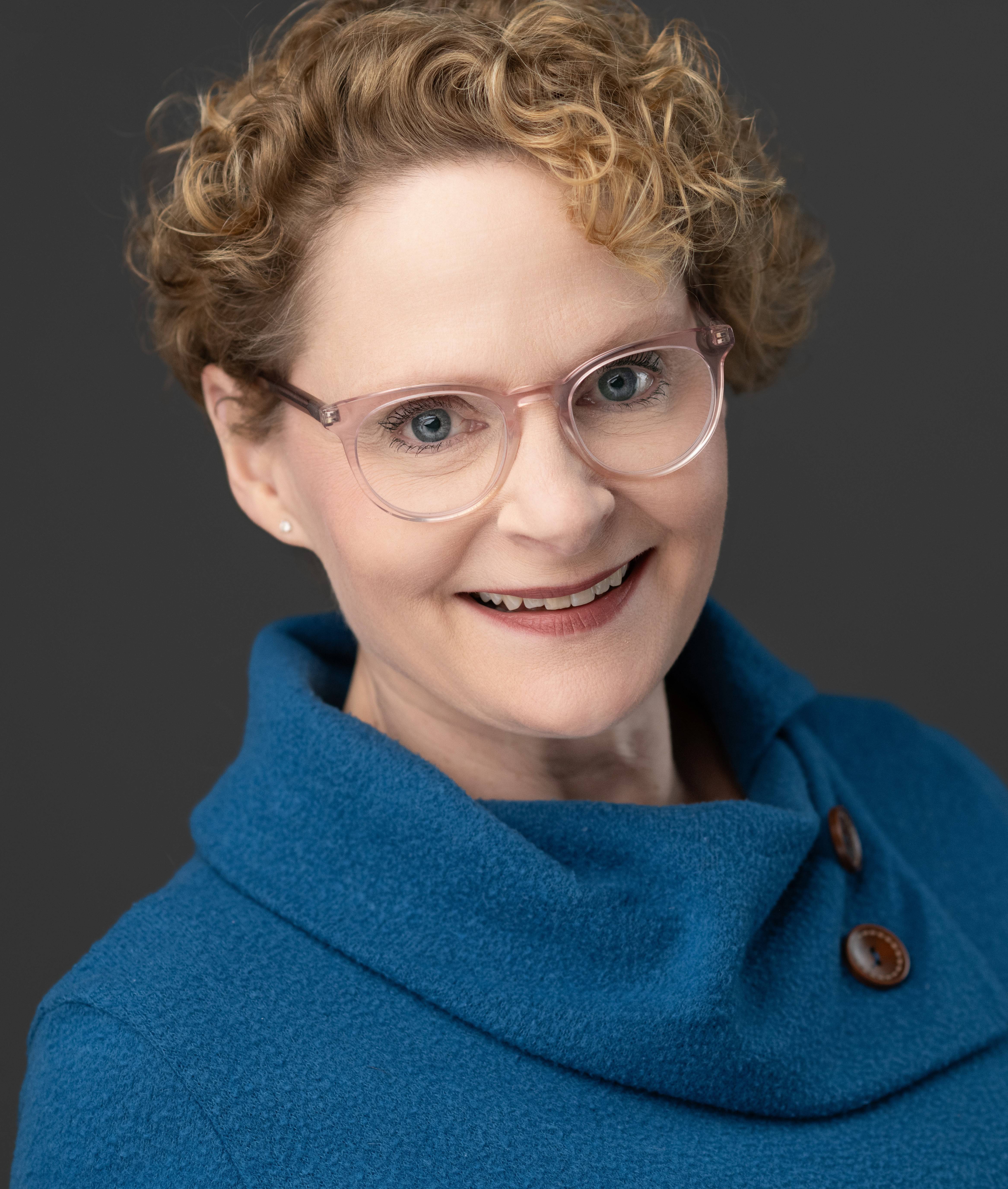Carrie Wintersteen Professional Headshot